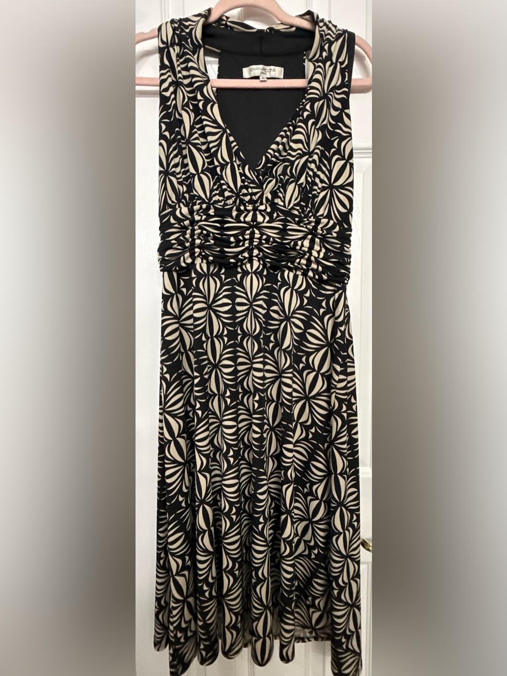 Evan Picone Black and Cream Floral V-Neck Sleeveless Dress sz14(0222)